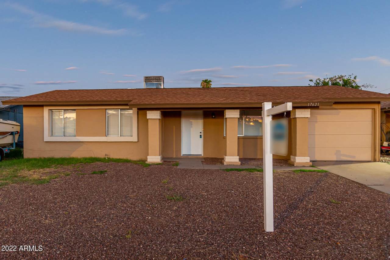 17621 10TH Avenue - Photo 1
