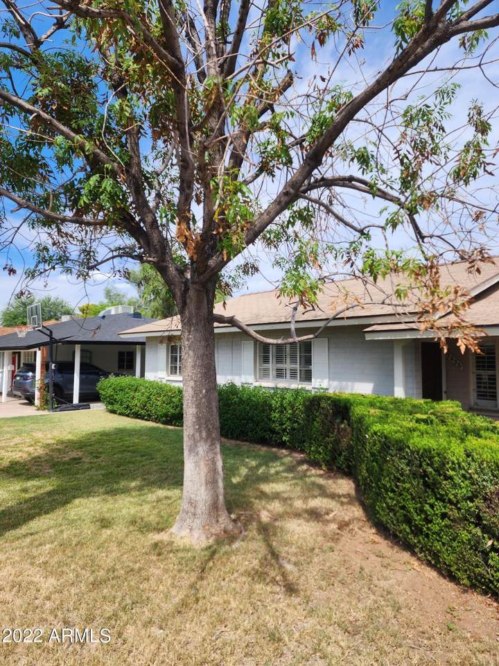 3436 Glenrosa Avenue - Photo 1