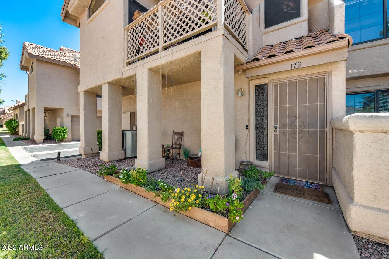 1001 Pasadena - Photo 1