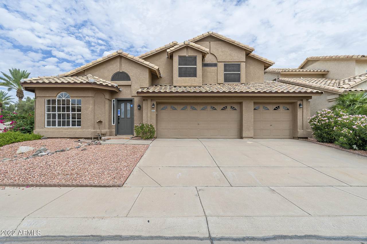 1402 Briarwood Terrace - Photo 1