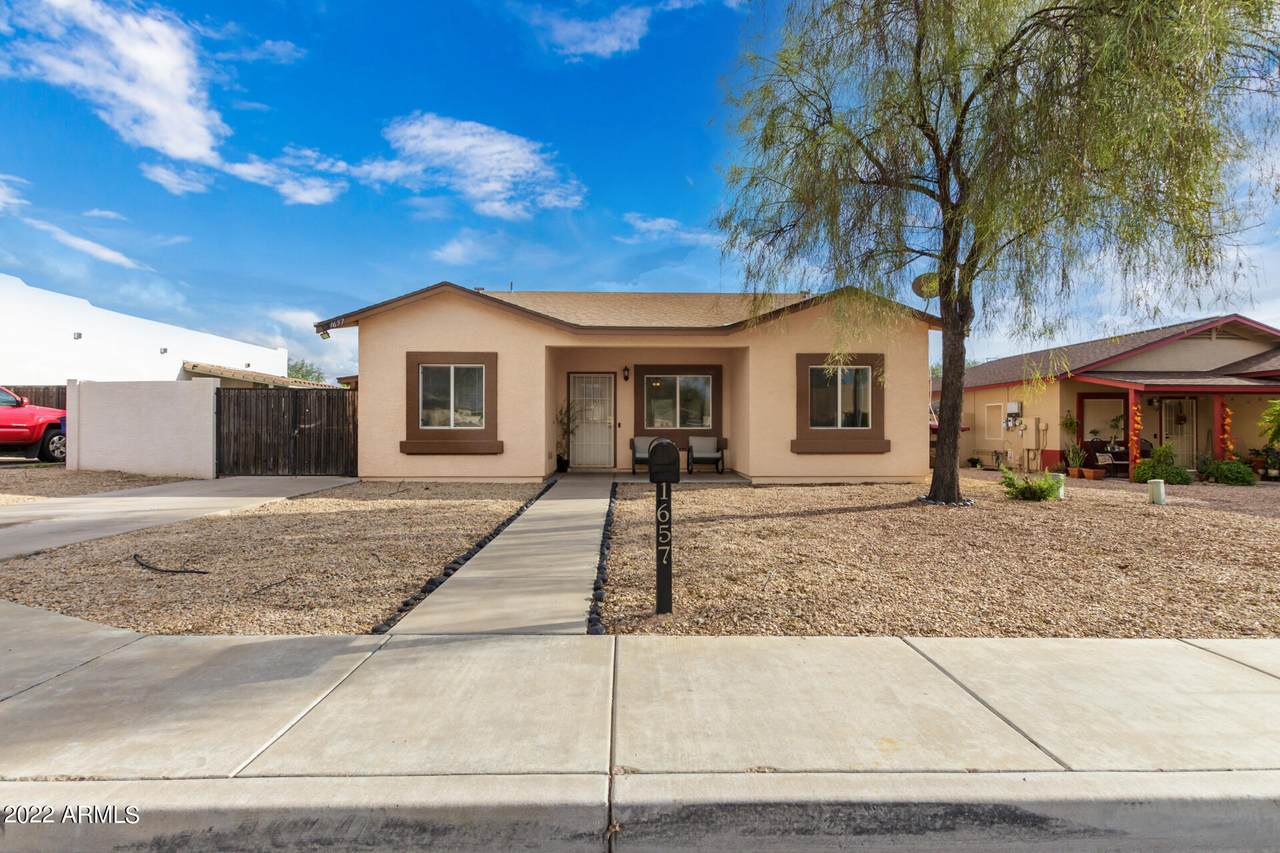1657 Mockingbird Street - Photo 1