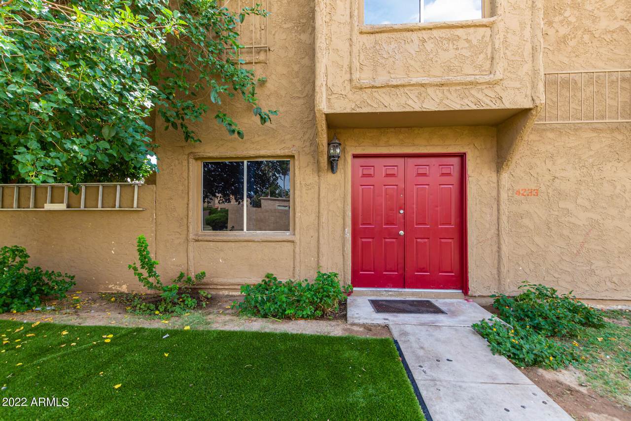 4233 68TH Avenue - Photo 1