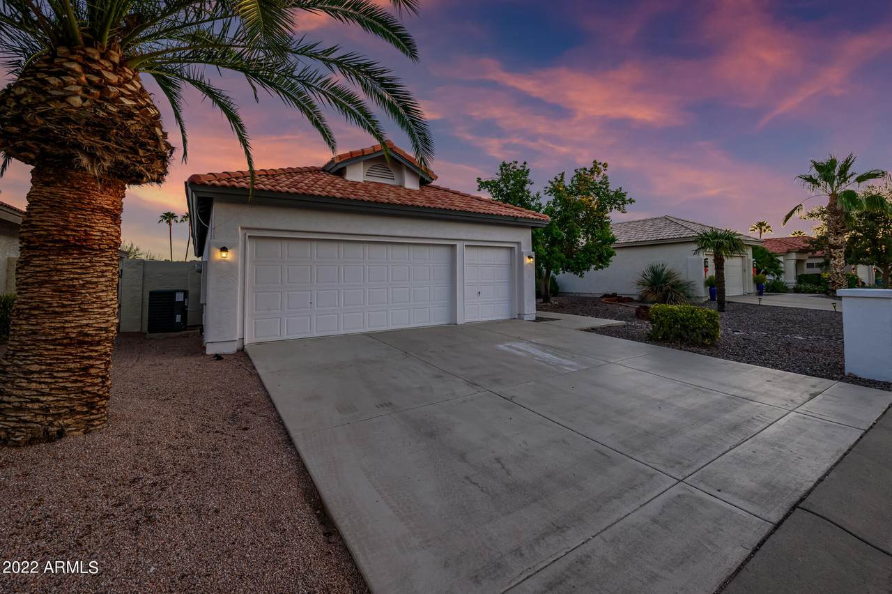 10422 East Drive - Photo 1