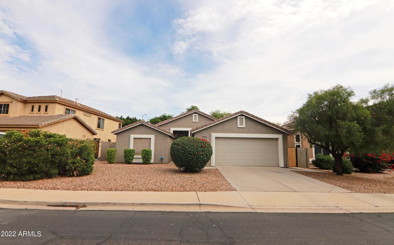 2941 Esmeralda - Photo 1