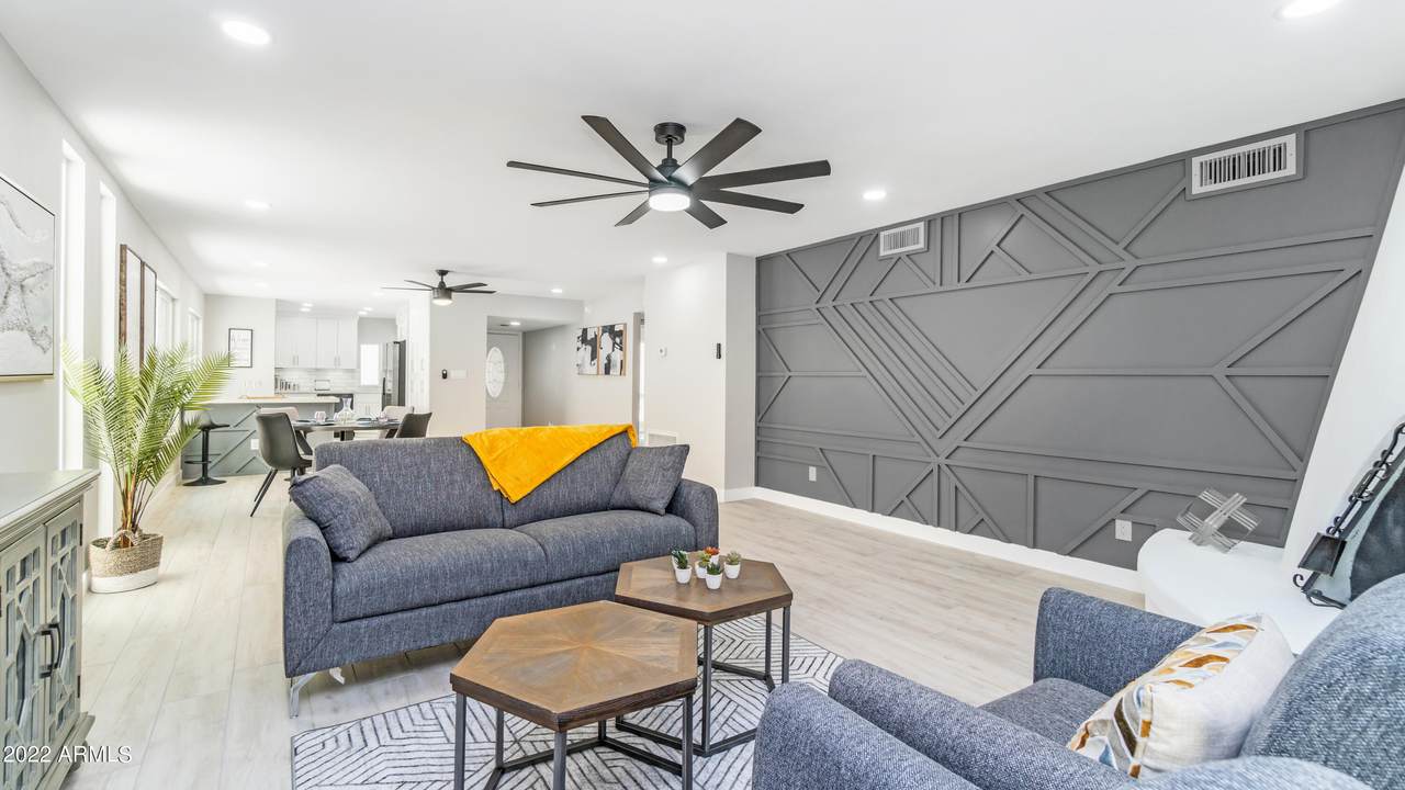 610 Royal Palm Square - Photo 1