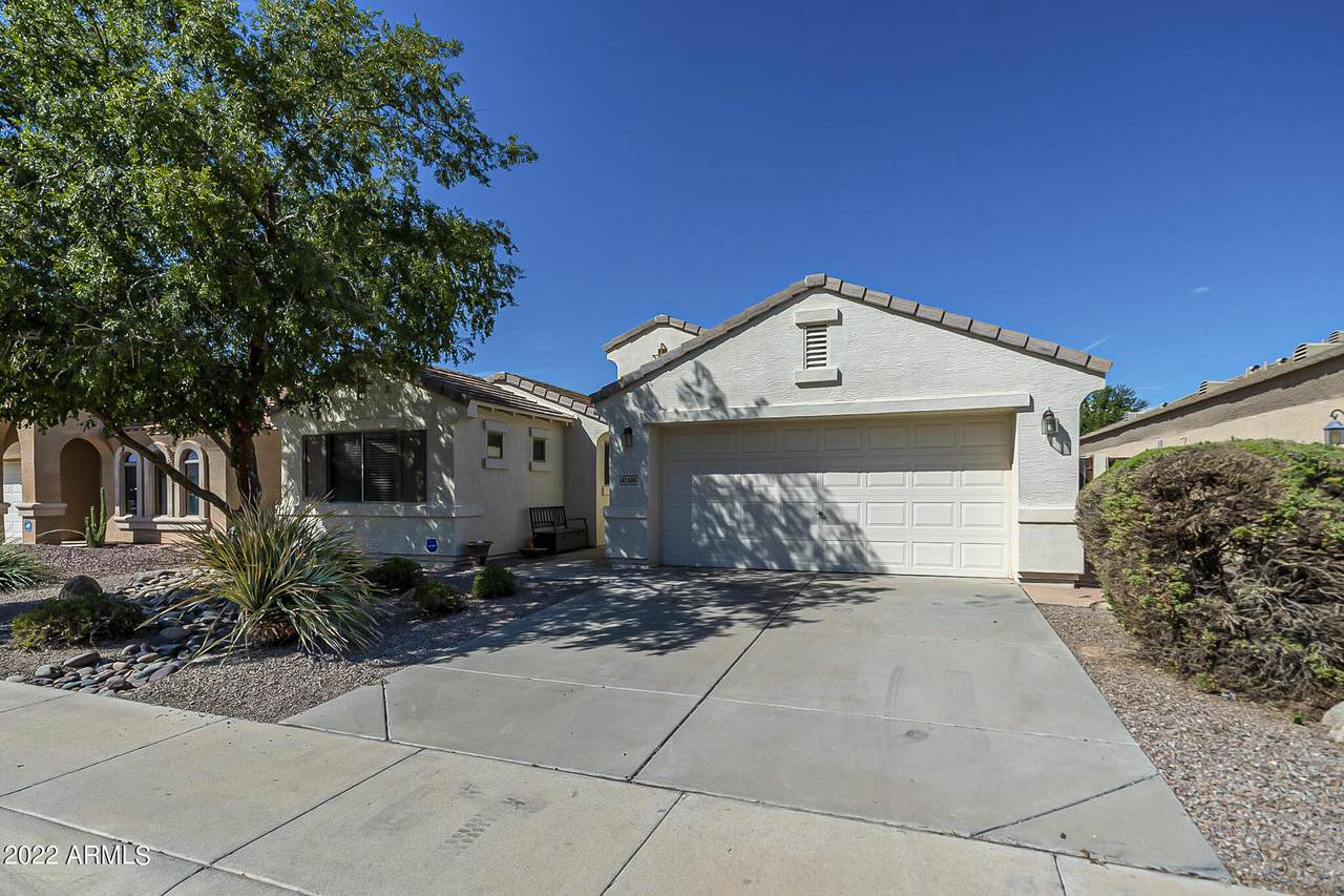 42604 Oakland Drive - Photo 1