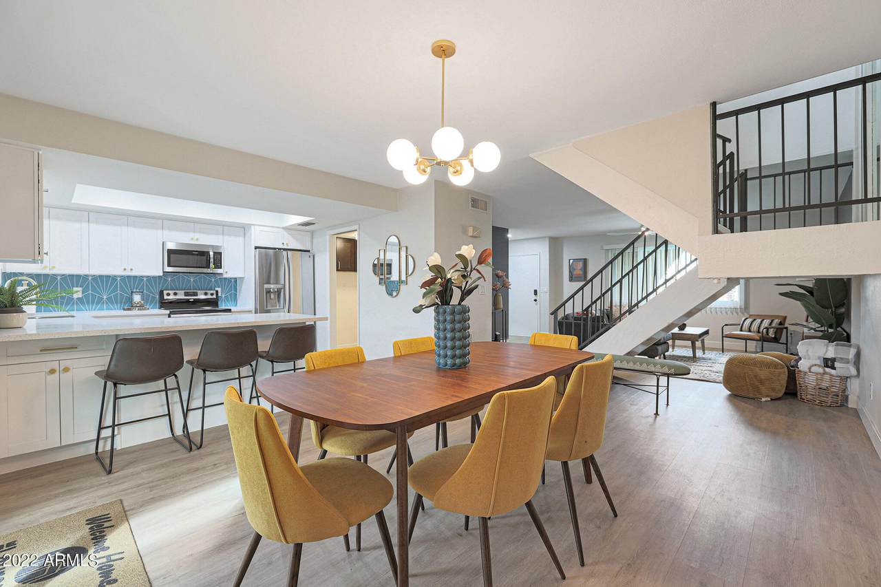 2938 Clarendon Avenue - Photo 1