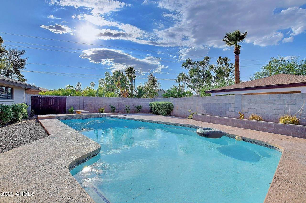 1904 Laguna Drive - Photo 1