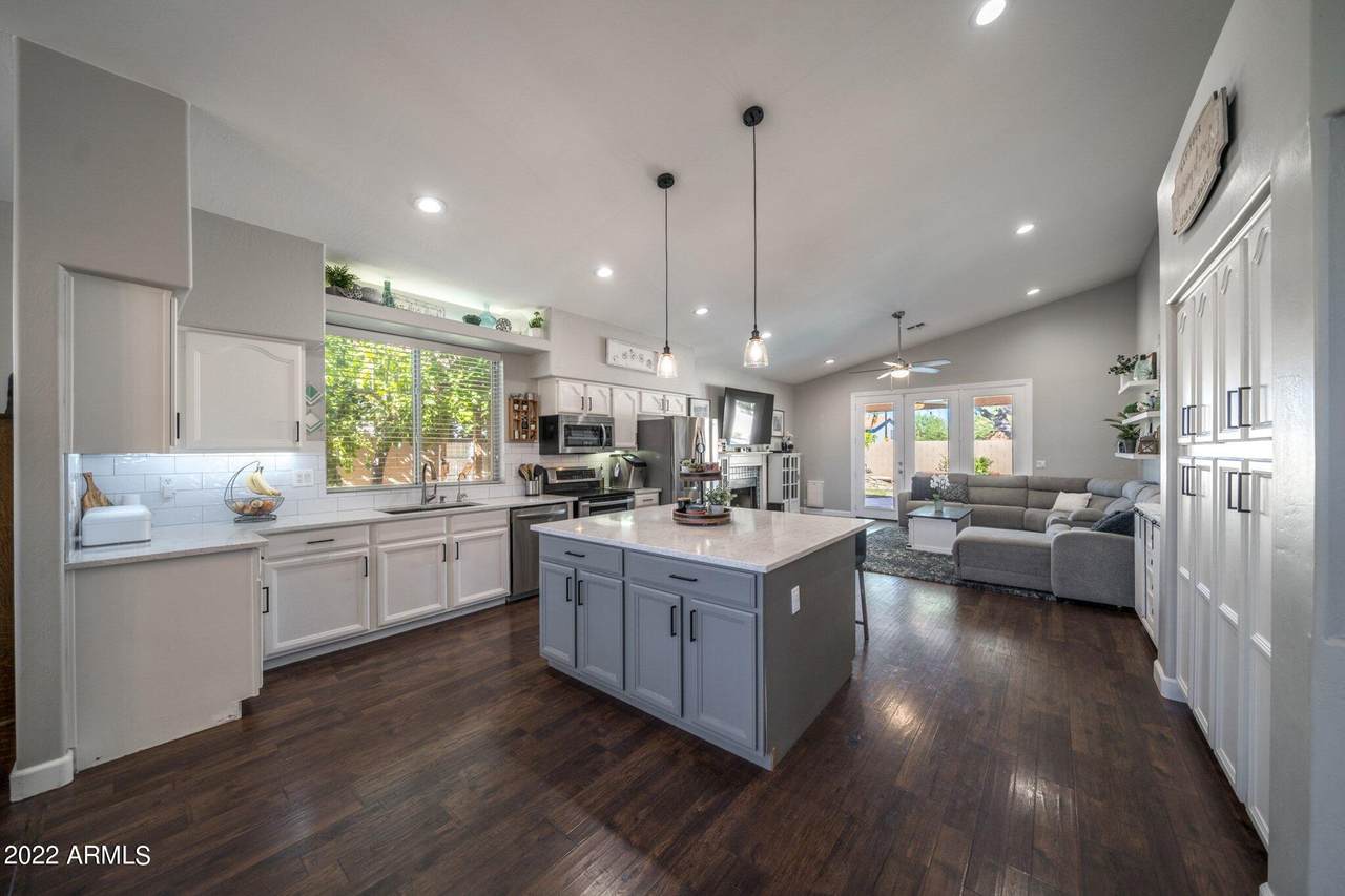 7240 Lakeview Avenue - Photo 1
