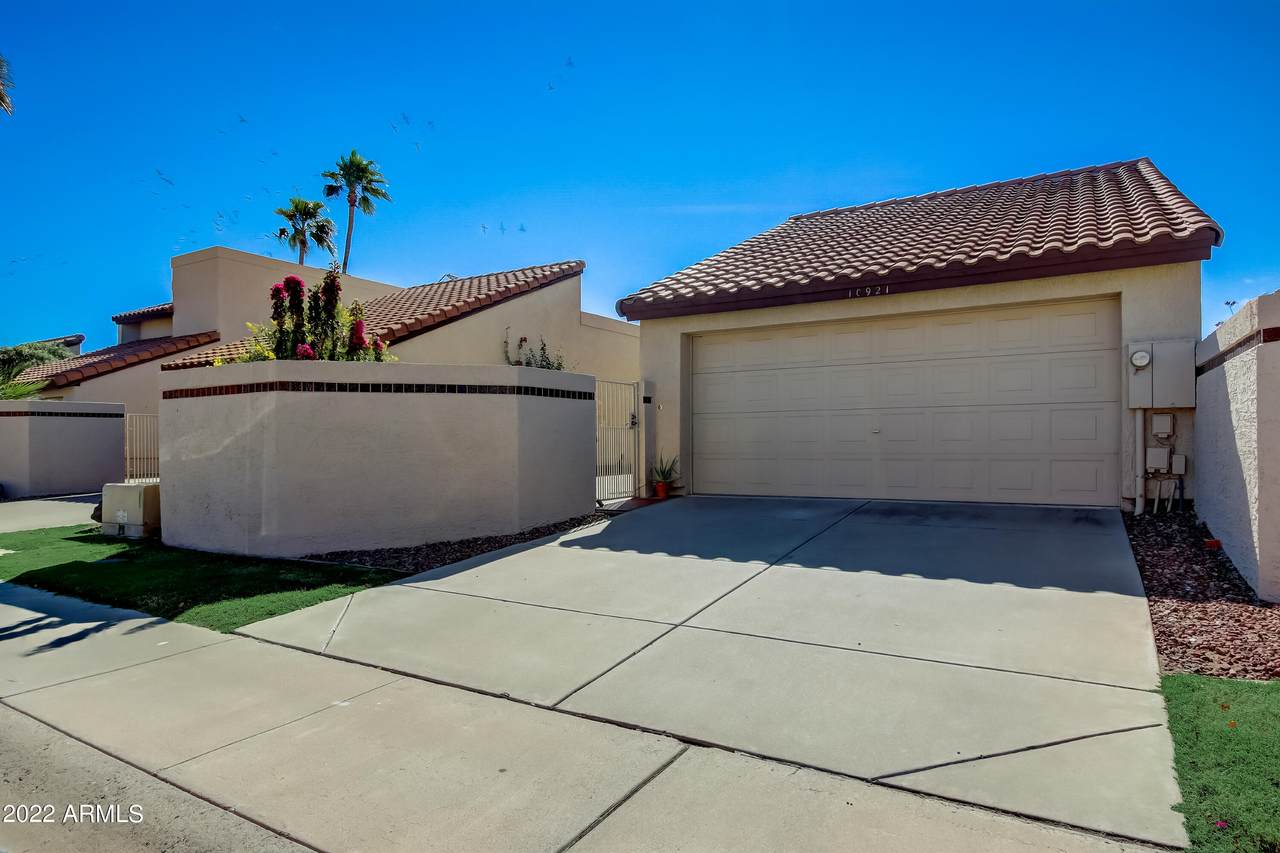 10921 Hope Drive - Photo 1