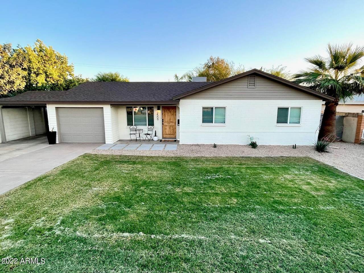 2509 Minnezona Avenue - Photo 1