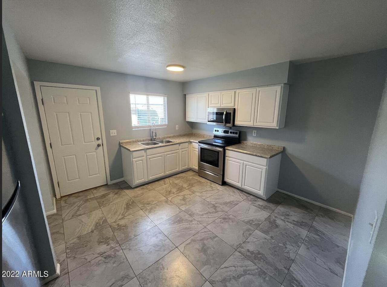 1004 Commonwealth Place - Photo 1