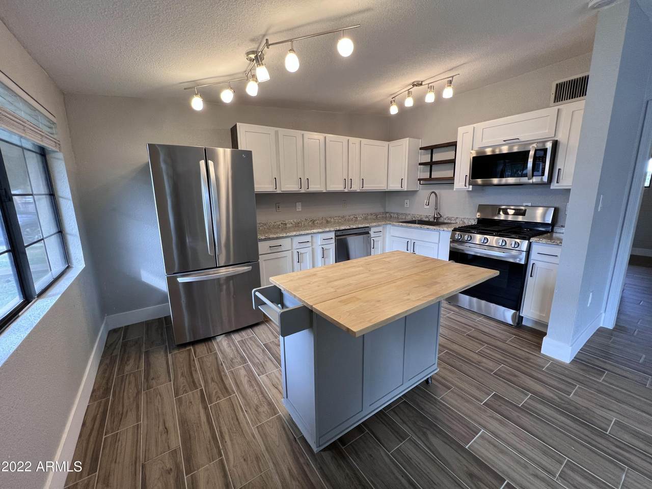 1405 Farmer Avenue - Photo 1