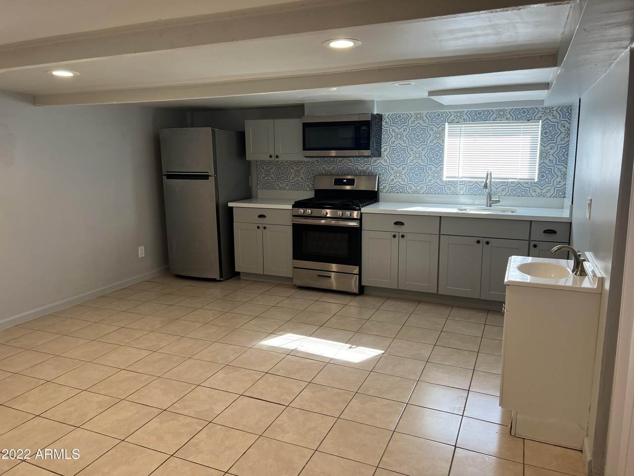 1115 Whitton Avenue - Photo 1