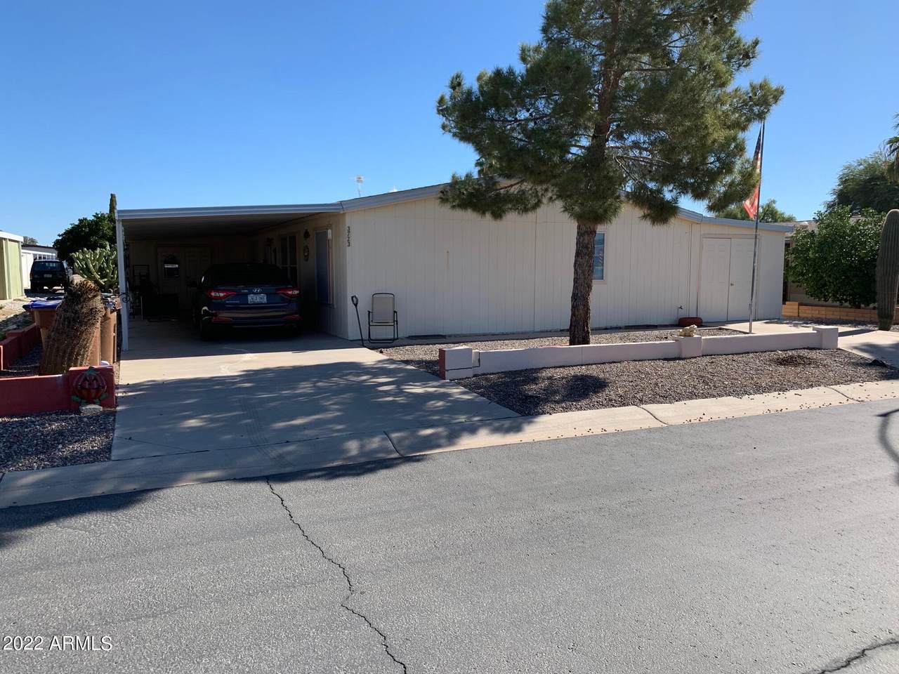3723 South Dakota Avenue - Photo 1