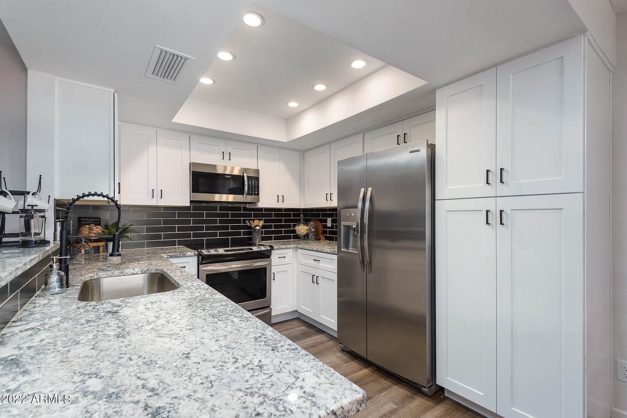 9829 Taro Lane - Photo 1