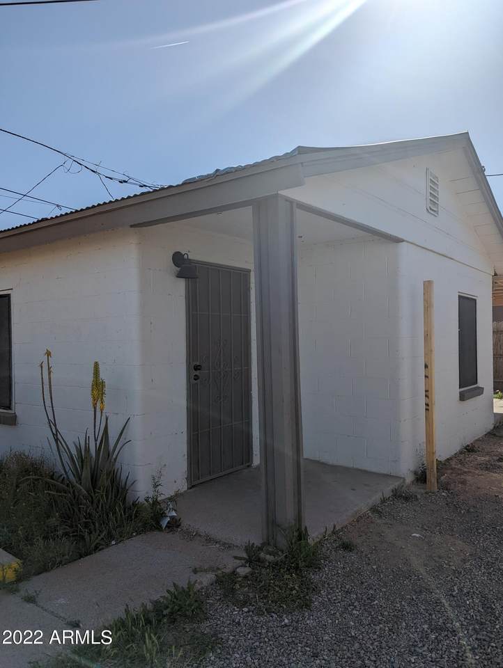 564 4TH Street - Photo 1