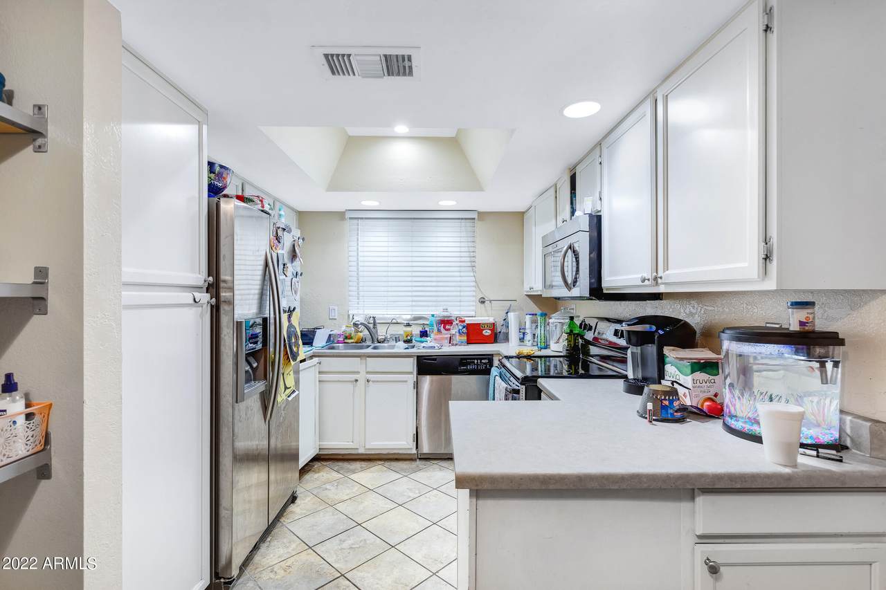 925 College Avenue - Photo 1