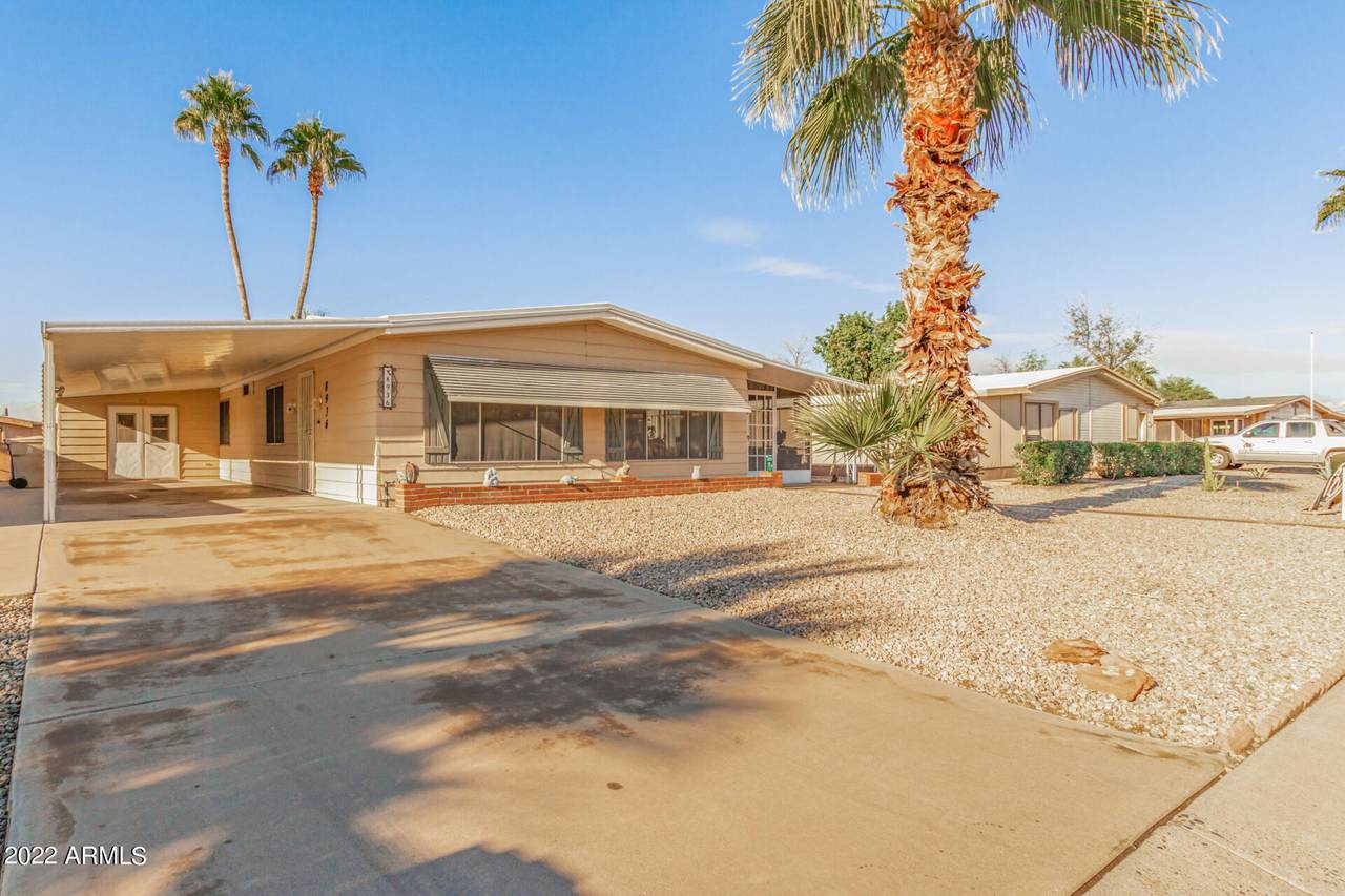 8936 Fairway Boulevard - Photo 1