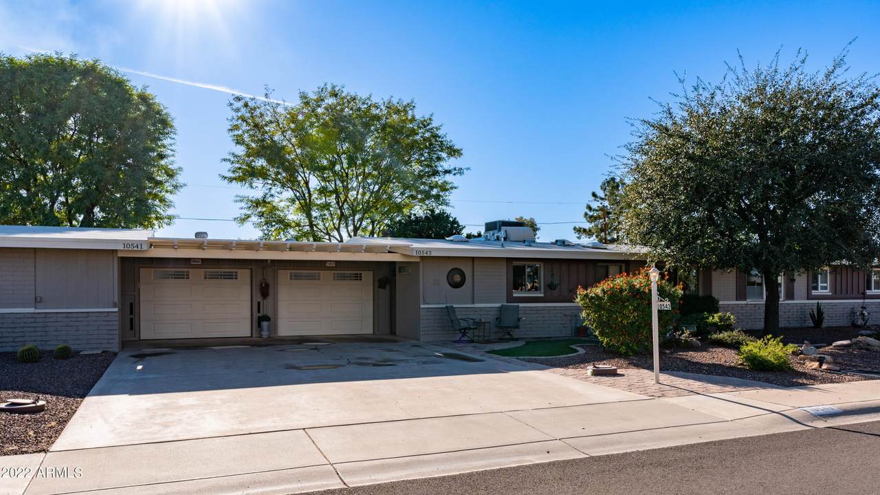 10543 Oakmont Drive - Photo 1