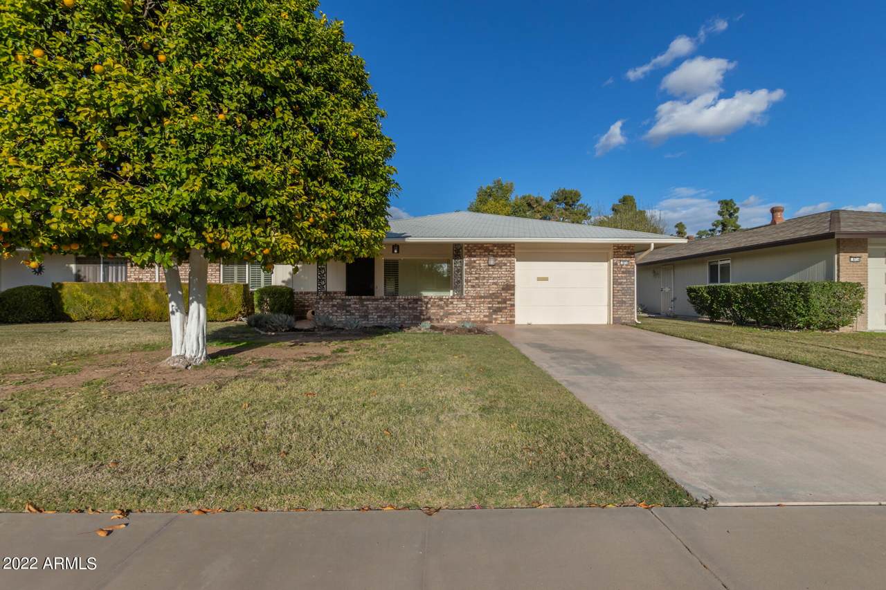 9718 Oak Ridge Drive - Photo 1