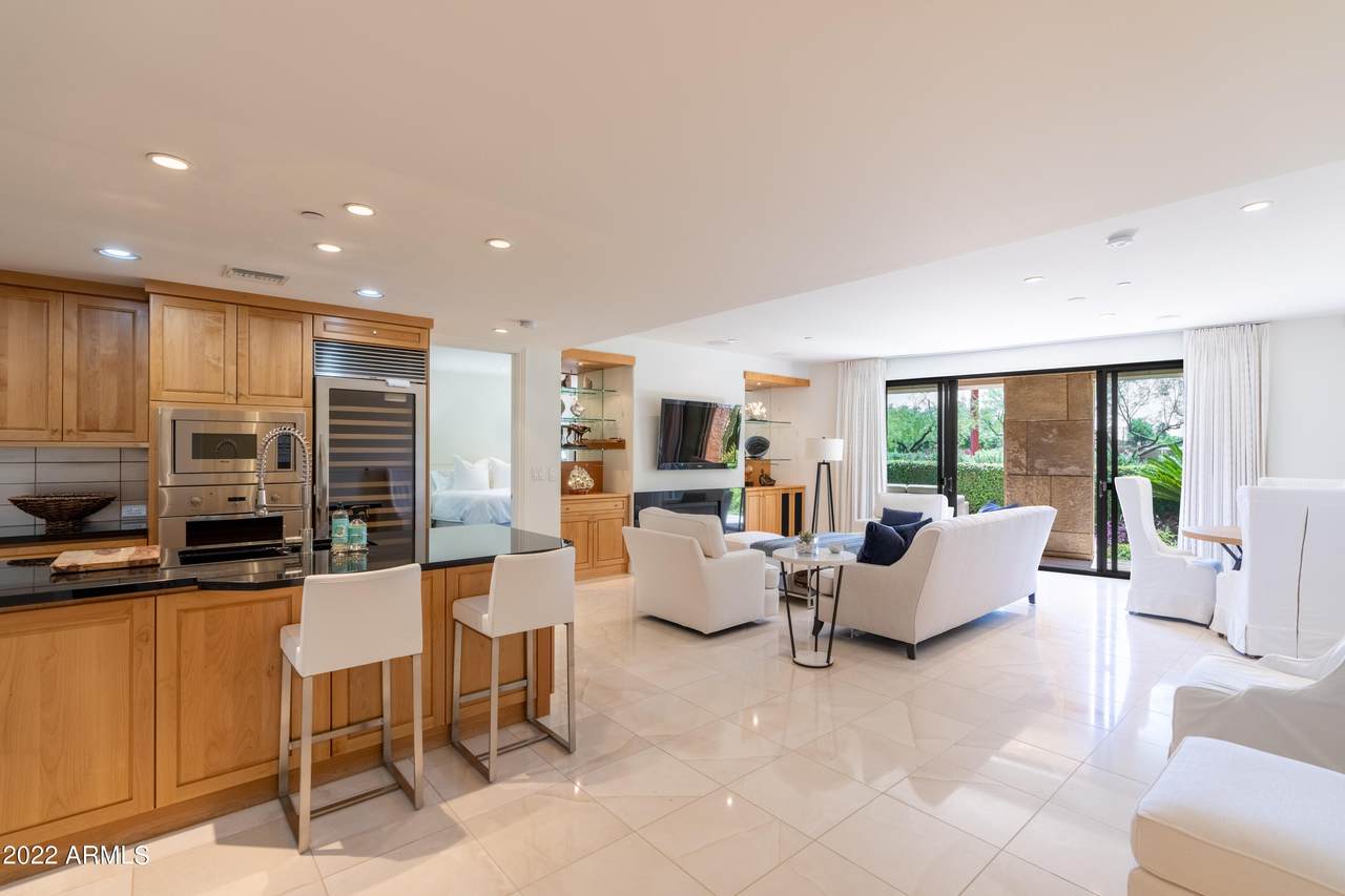 7181 Camelback Road - Photo 1