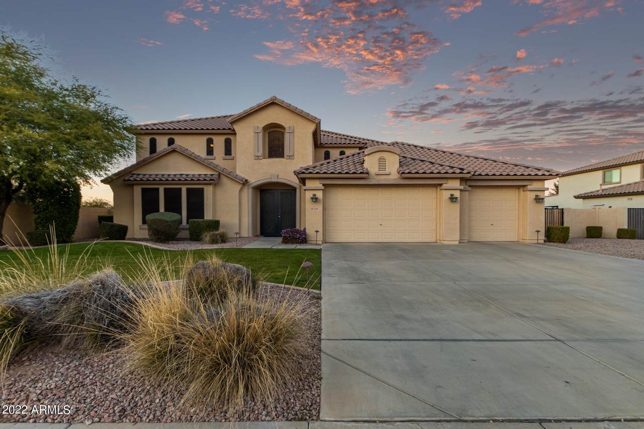 5224 Siesta Way - Photo 1
