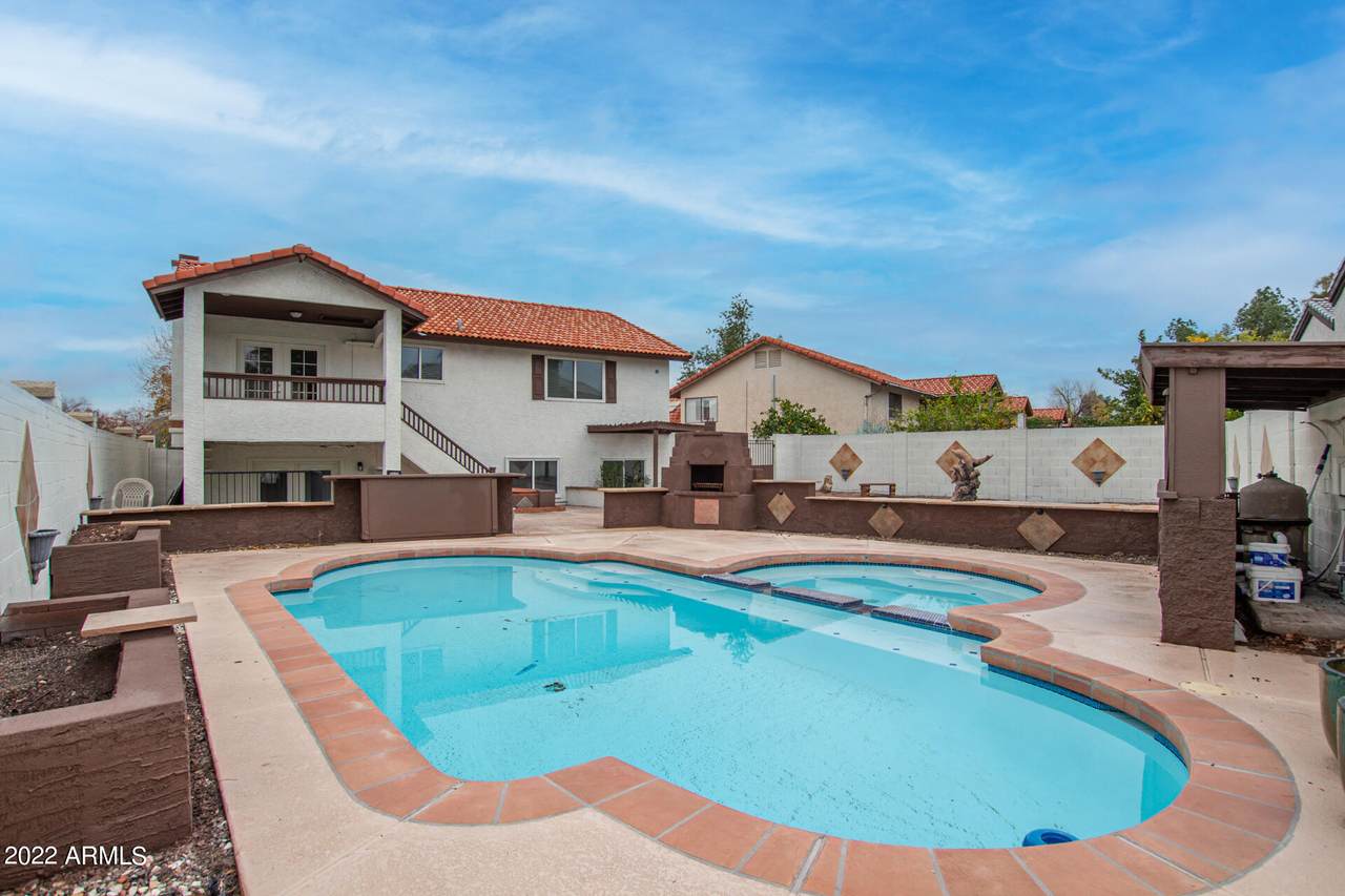 437 Ocean Drive - Photo 1