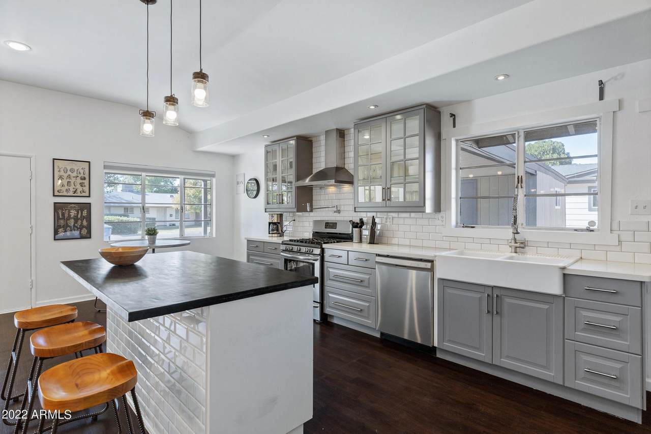1320 Rovey Avenue - Photo 1