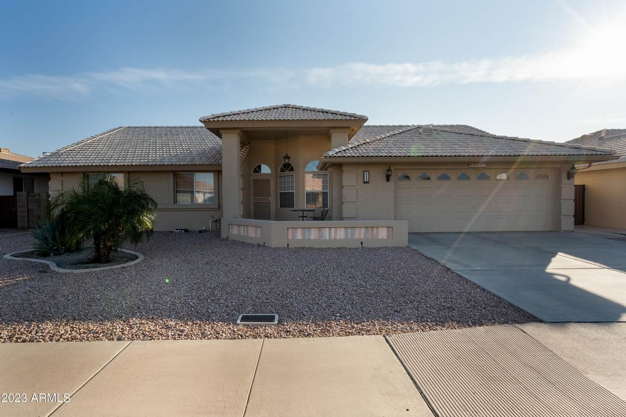 8223 Navarro Avenue - Photo 1