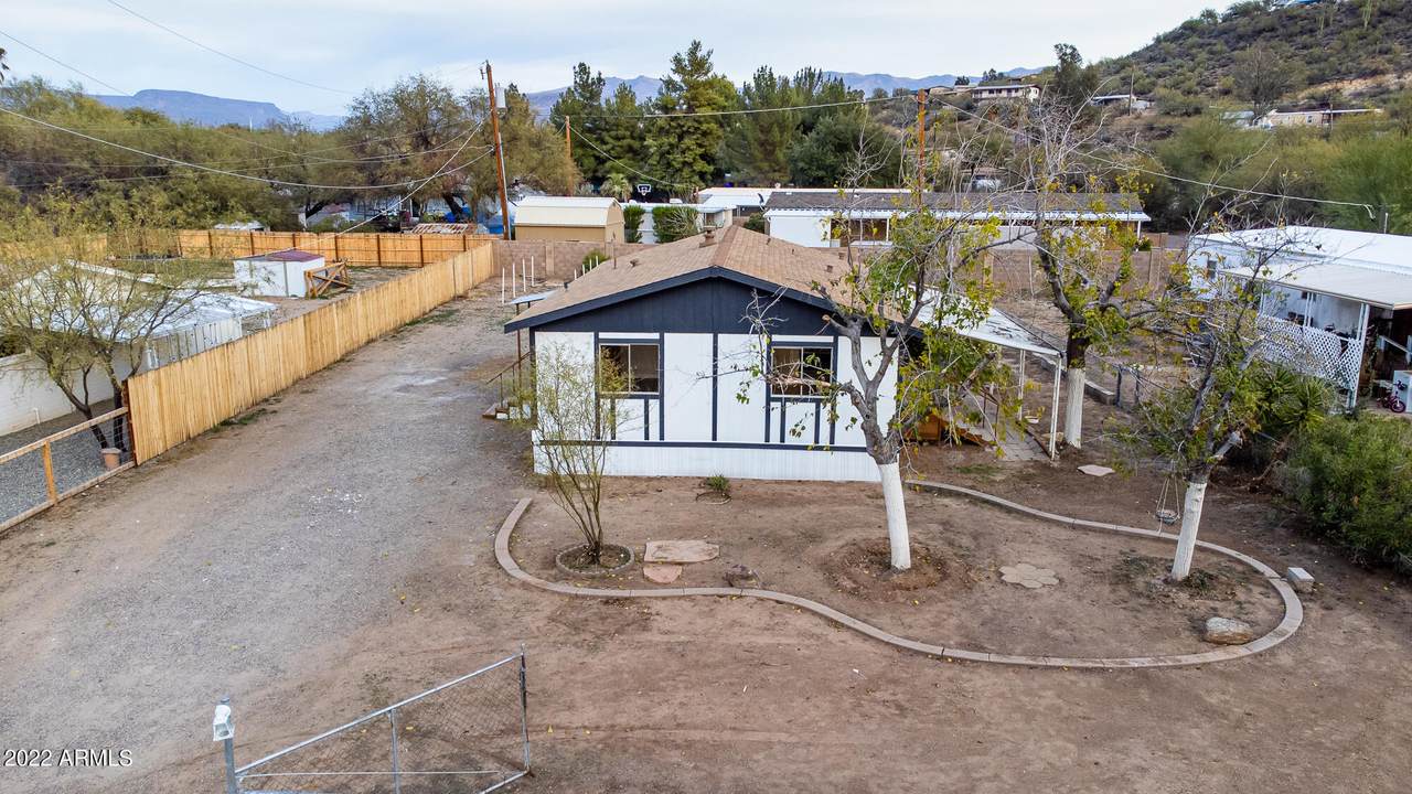 18709 Wanda Drive - Photo 1