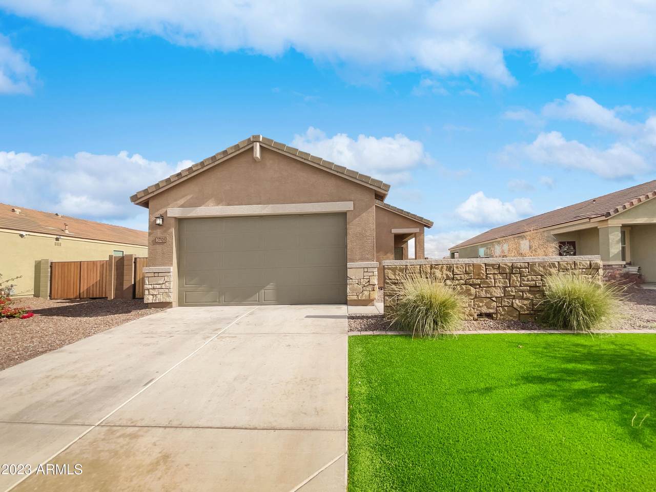 37105 Sidewinder Drive - Photo 1