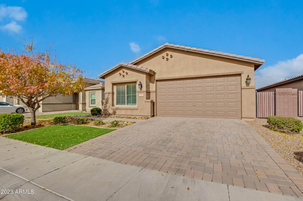 892 Banyan Avenue - Photo 1