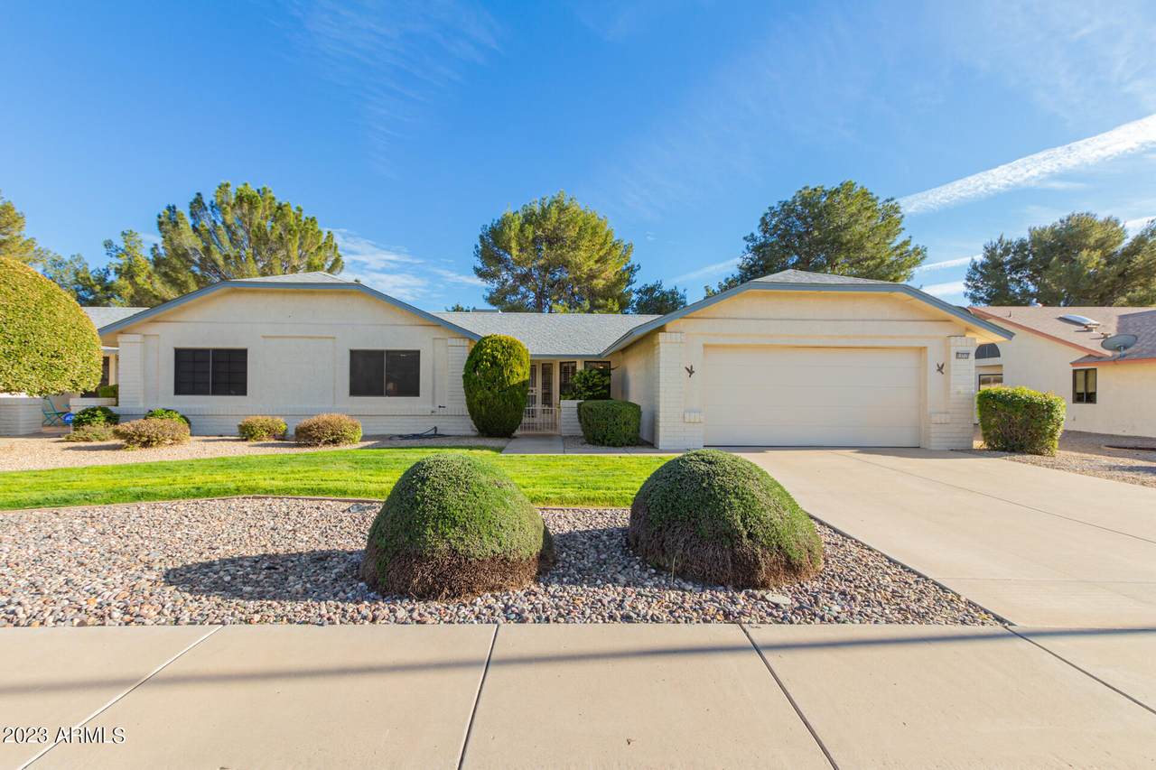 13715 Greenview Drive - Photo 1