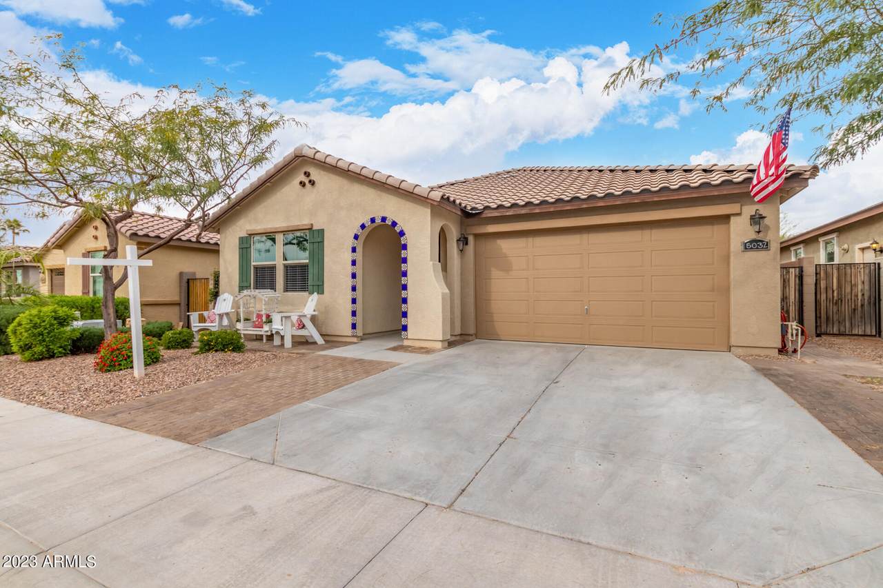 5032 Hillview Street - Photo 1