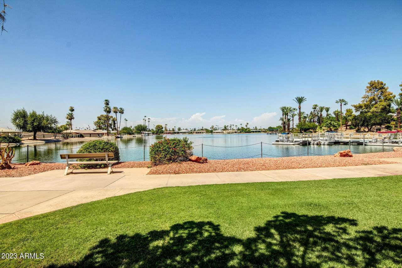10330 Thunderbird Boulevard - Photo 1