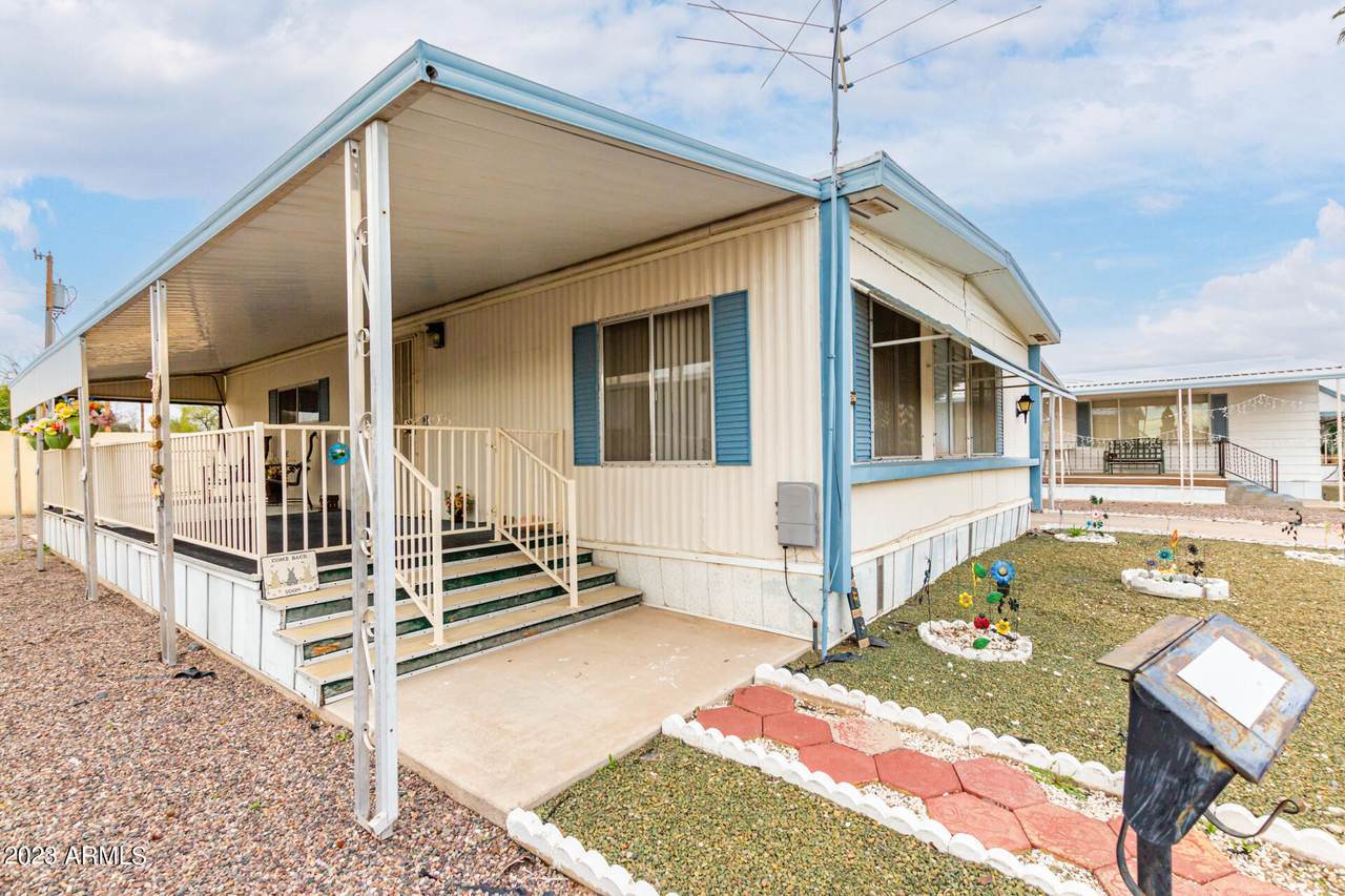 7300 51ST Avenue - Photo 1