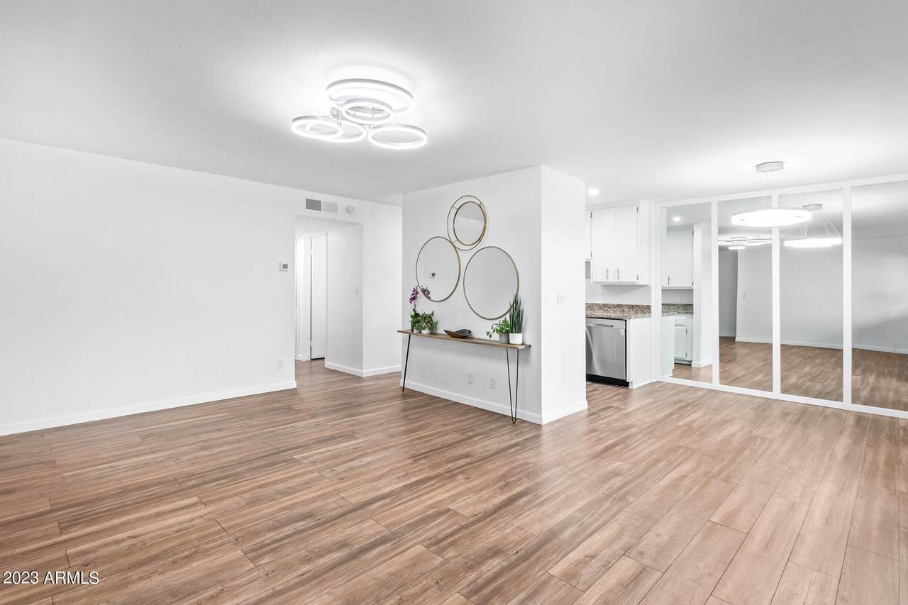 5525 Thomas Road - Photo 1