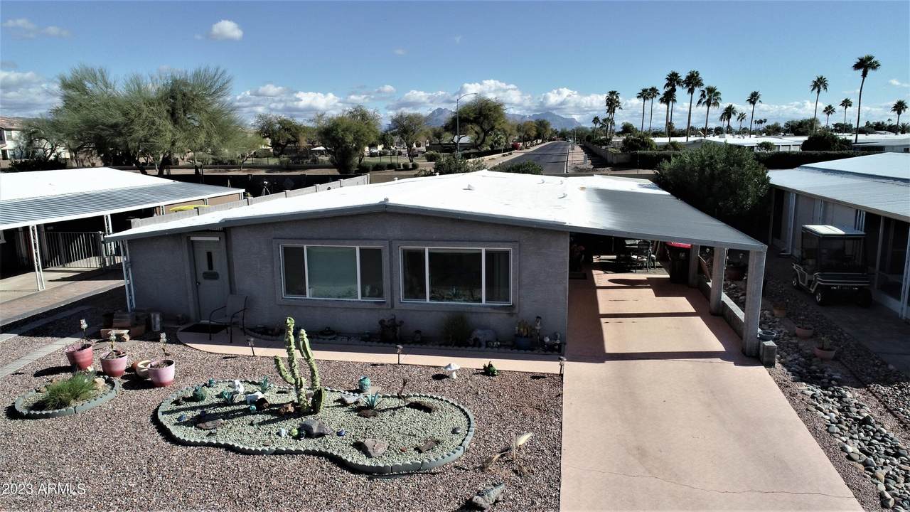 601 83RD Way - Photo 1