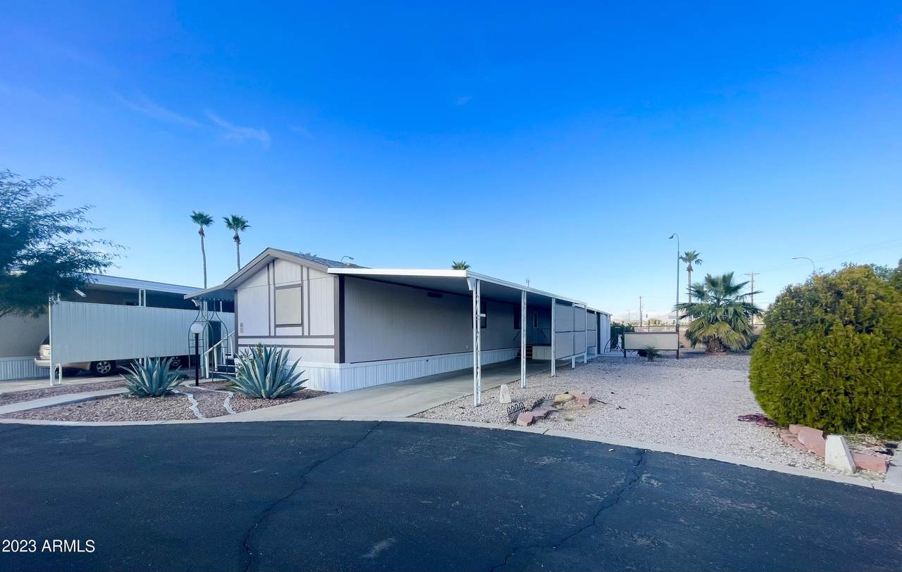 652 Ellsworth - Photo 1