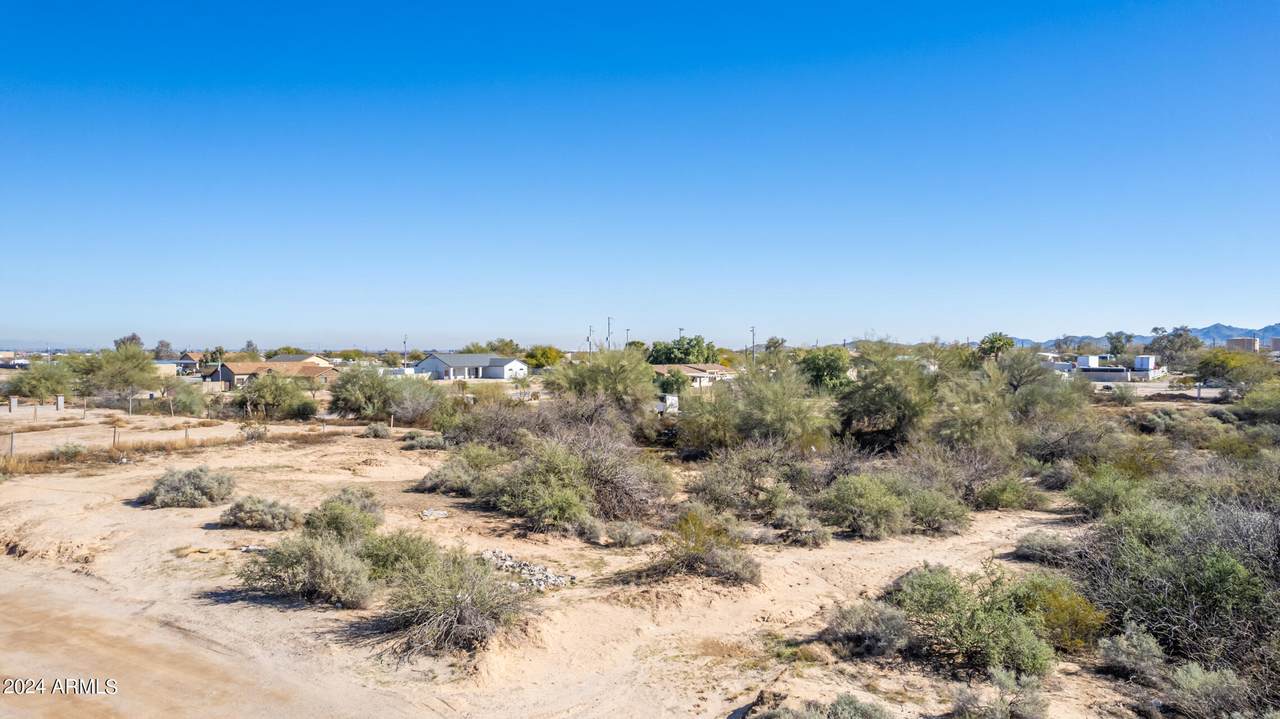 XXX 207th Avenue - Photo 1