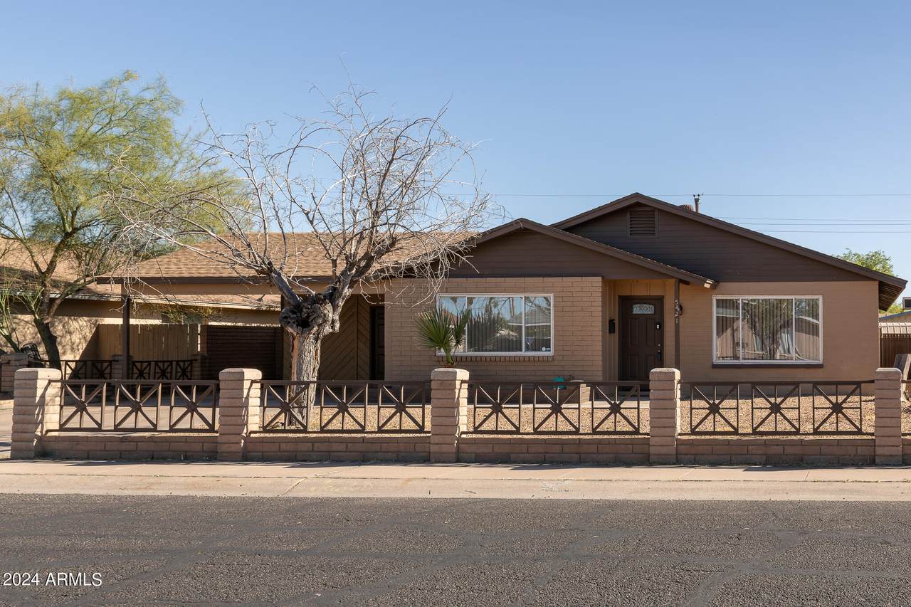 5421 Wilshire Drive - Photo 1