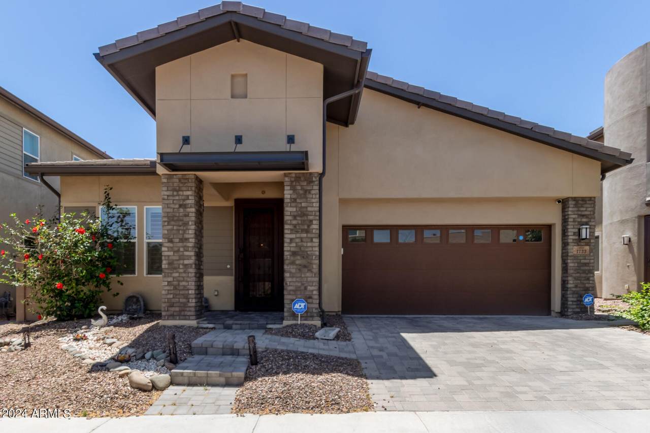 1733 Myrna Lane - Photo 1