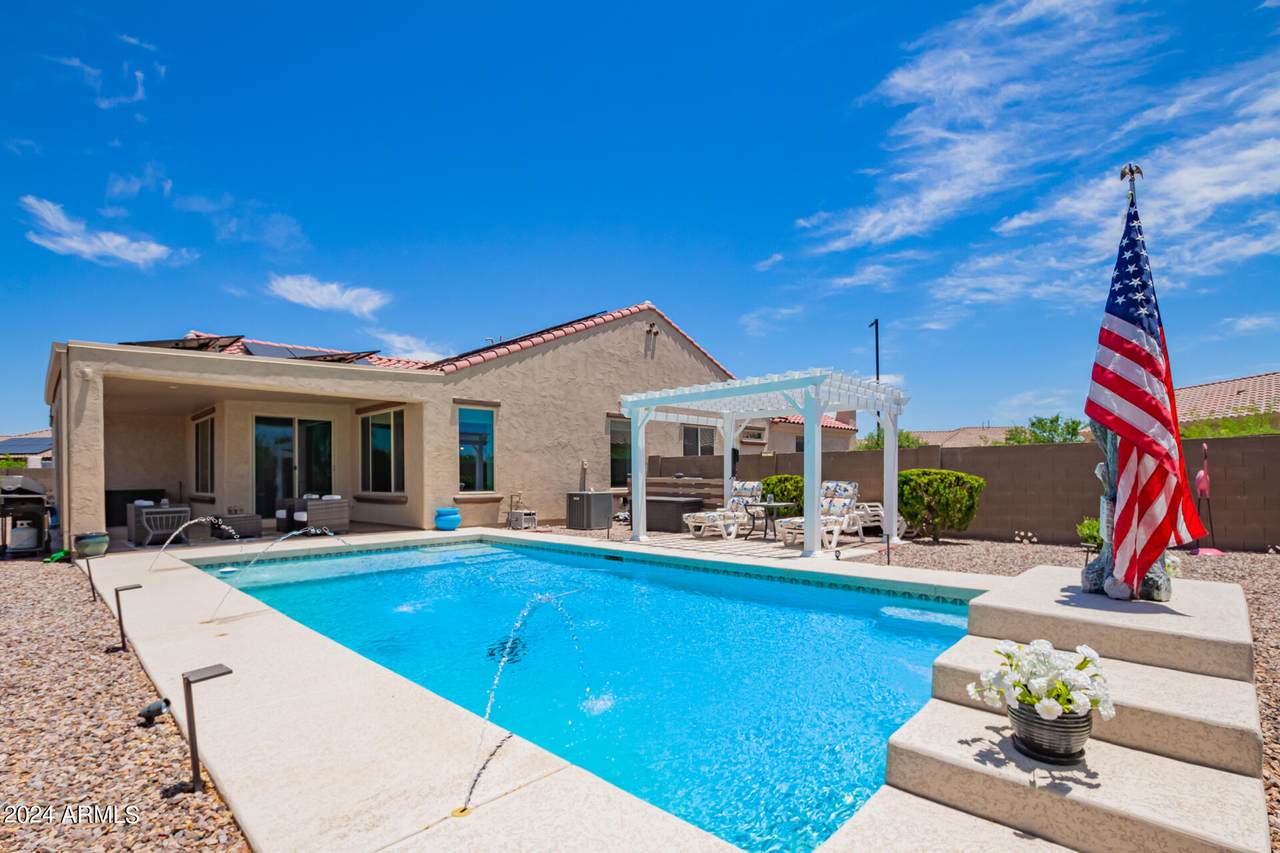 3916 Cottonwood Drive - Photo 1