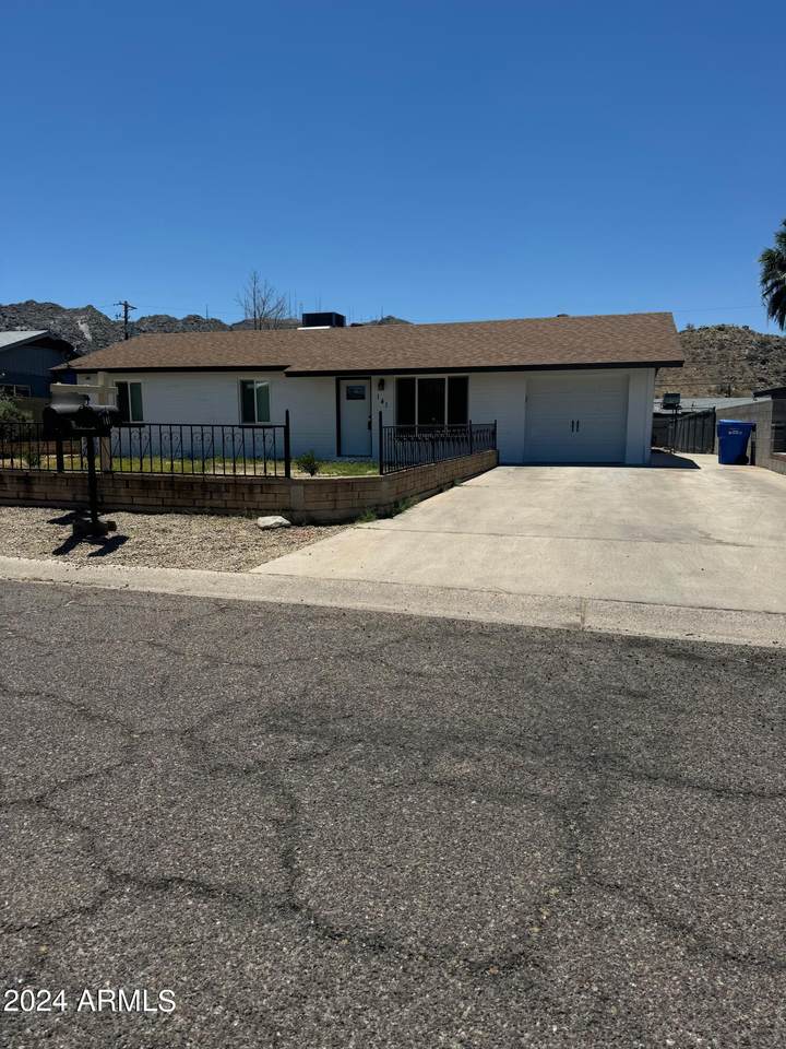141 Buist Avenue - Photo 1