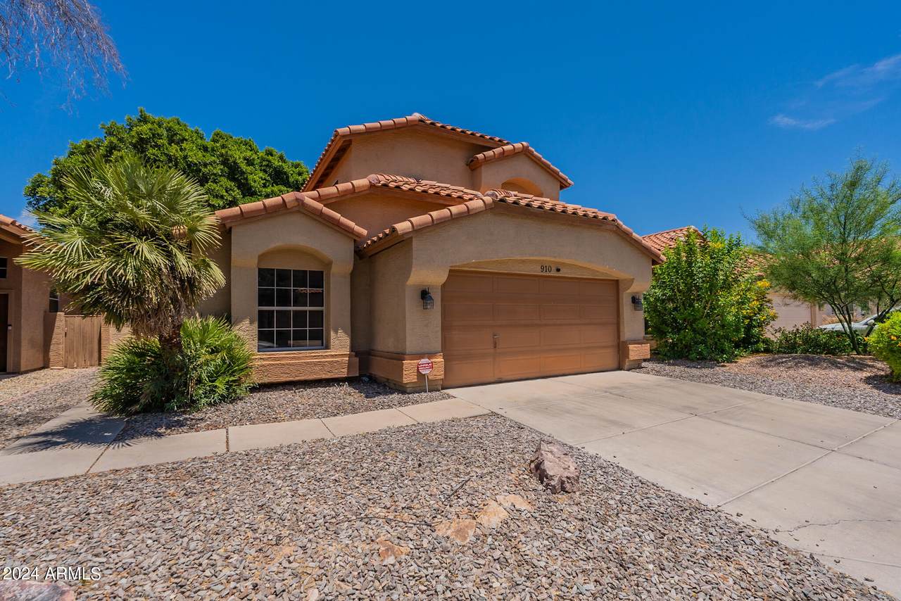 910 Sun Coast Drive - Photo 1
