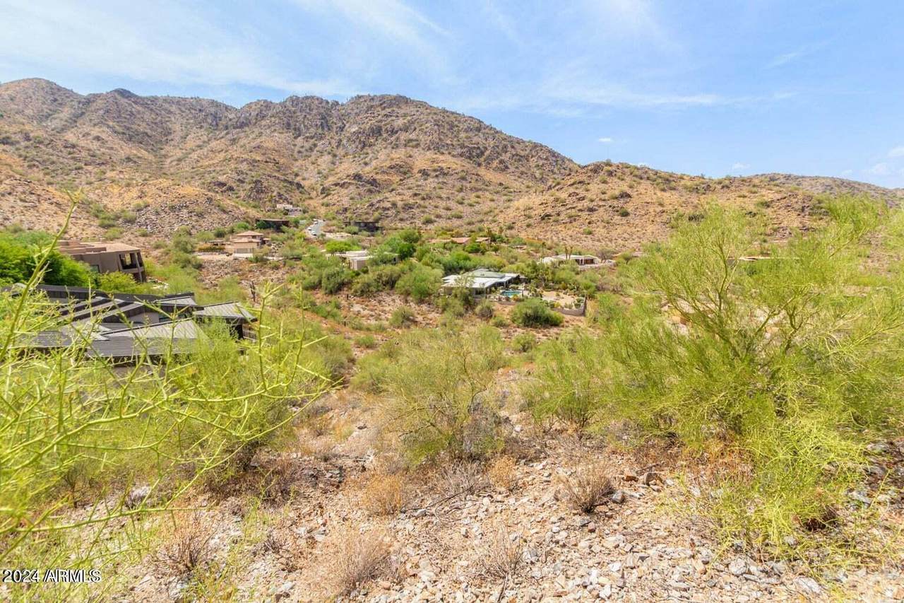 4600 White Drive - Photo 1