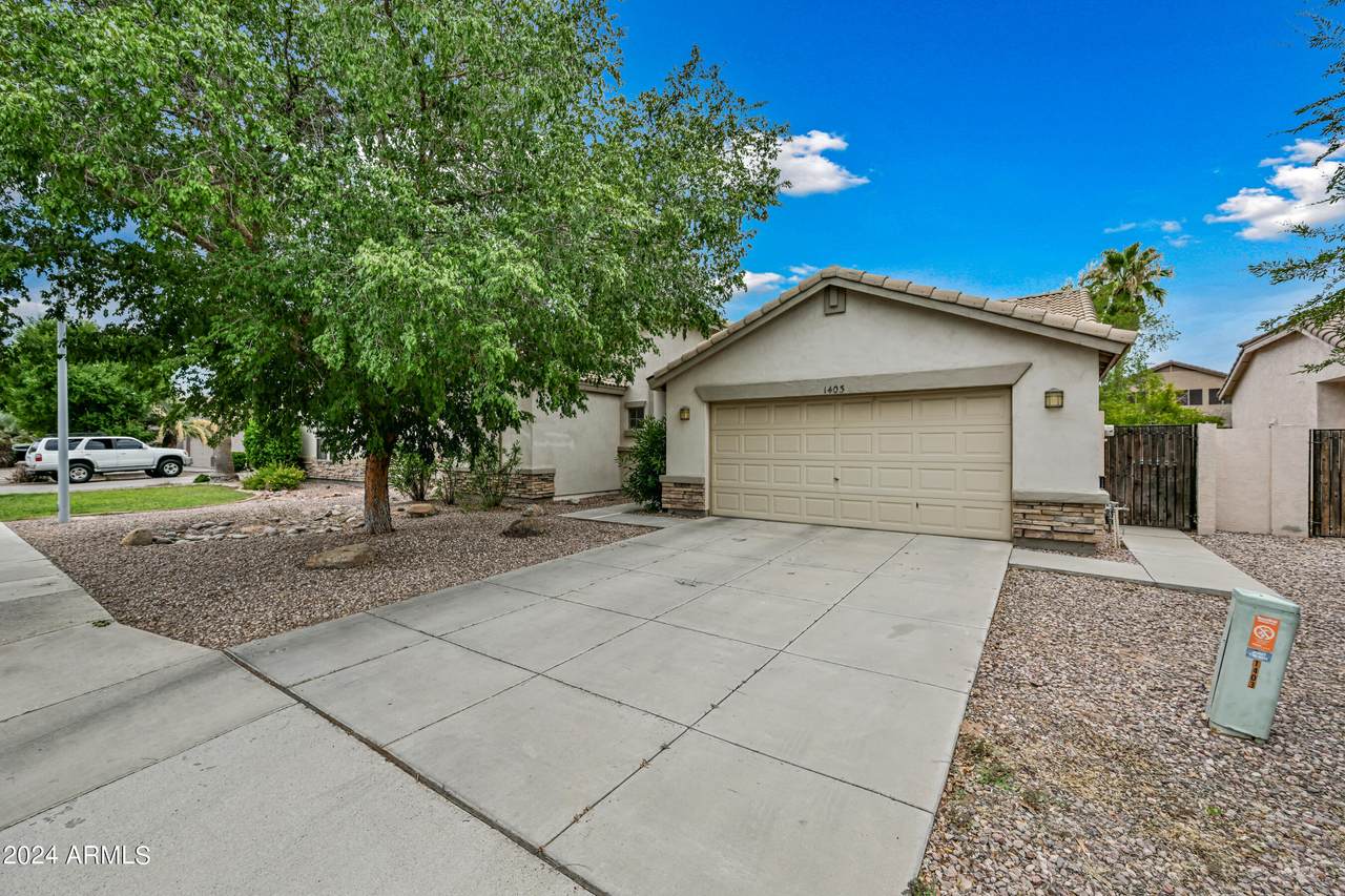 1403 Saragosa Street - Photo 1