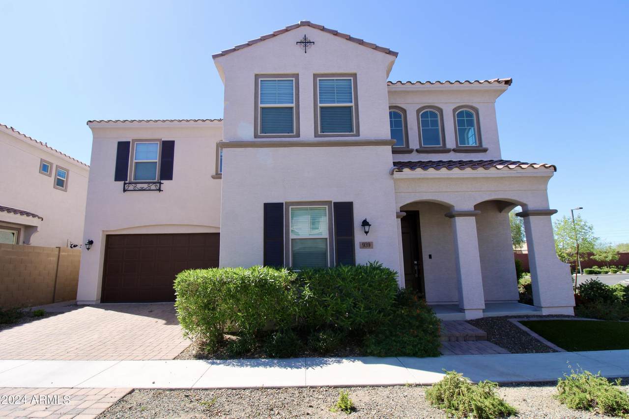 939 Danbury Drive - Photo 1