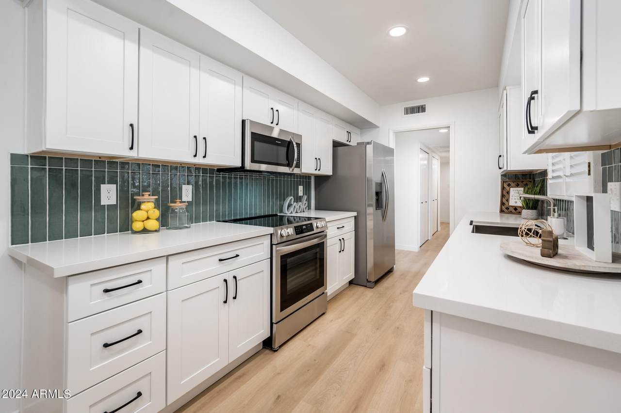 100 Maryland Avenue - Photo 1